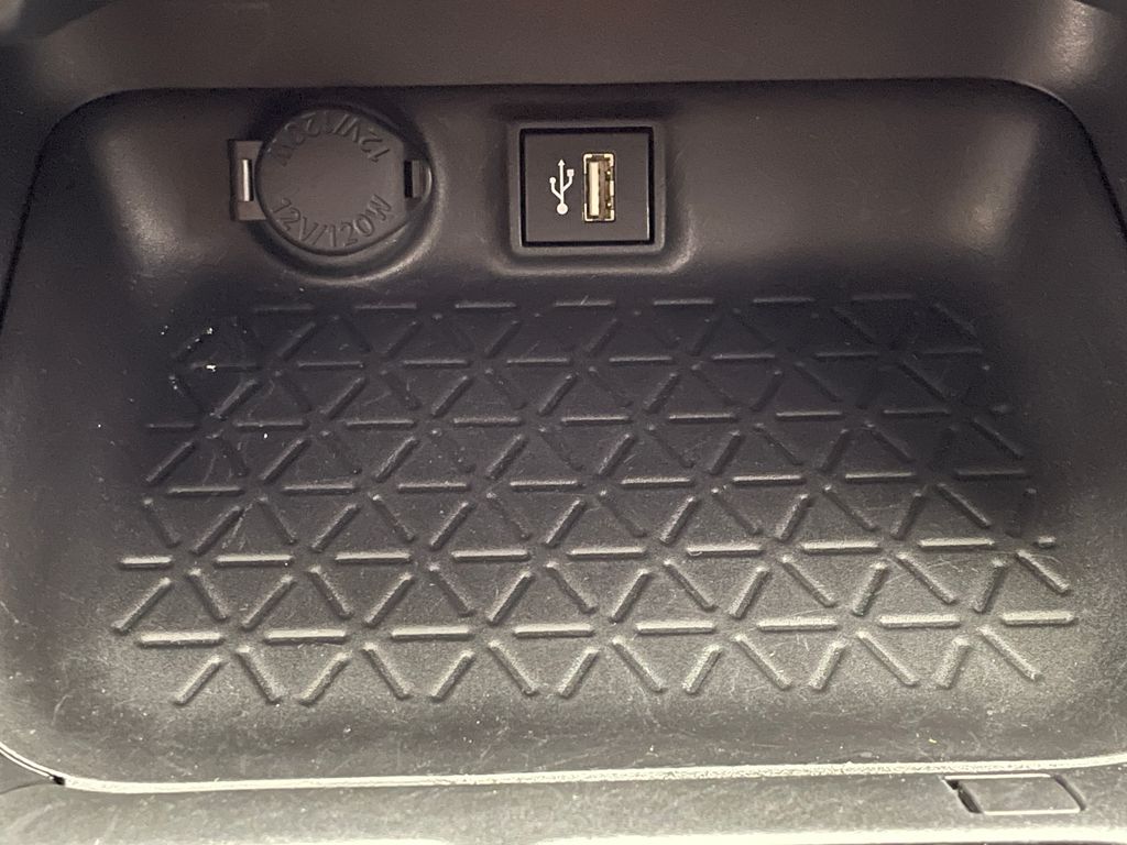 2024 Toyota RAV4 XLE 29