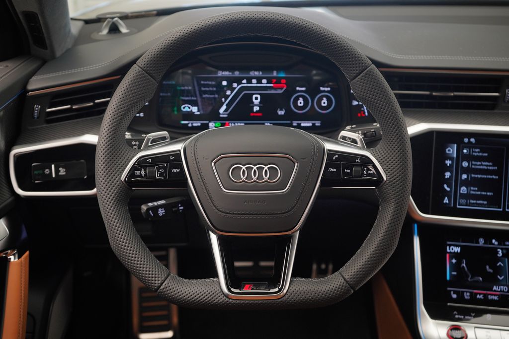 Thumbnail: 2025 Audi RS 6 - 15