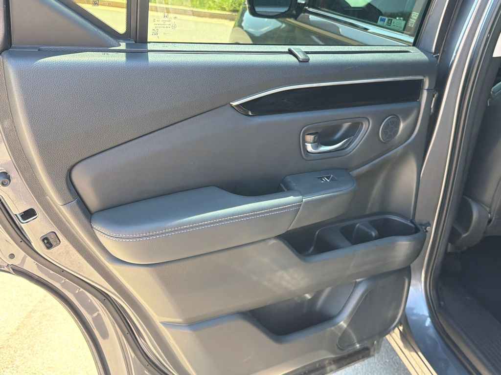 Used 2023 Gray Honda EX-L image 21