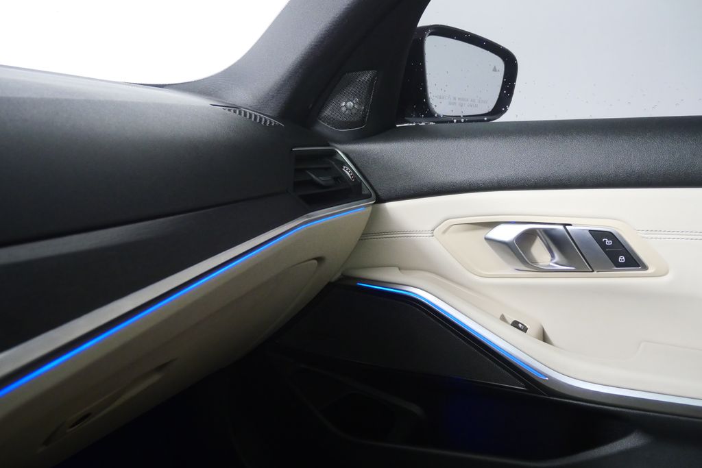 Thumbnail: 2022 BMW 3 Series - 28