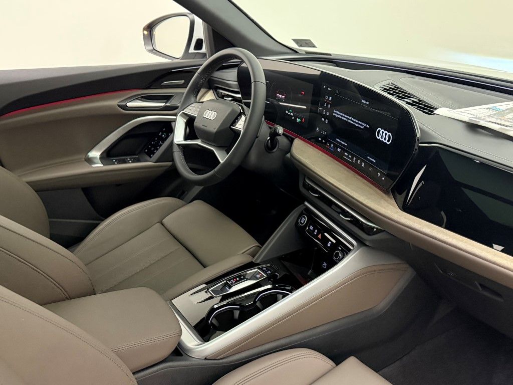 Thumbnail: 2025 Audi Q5 - 18