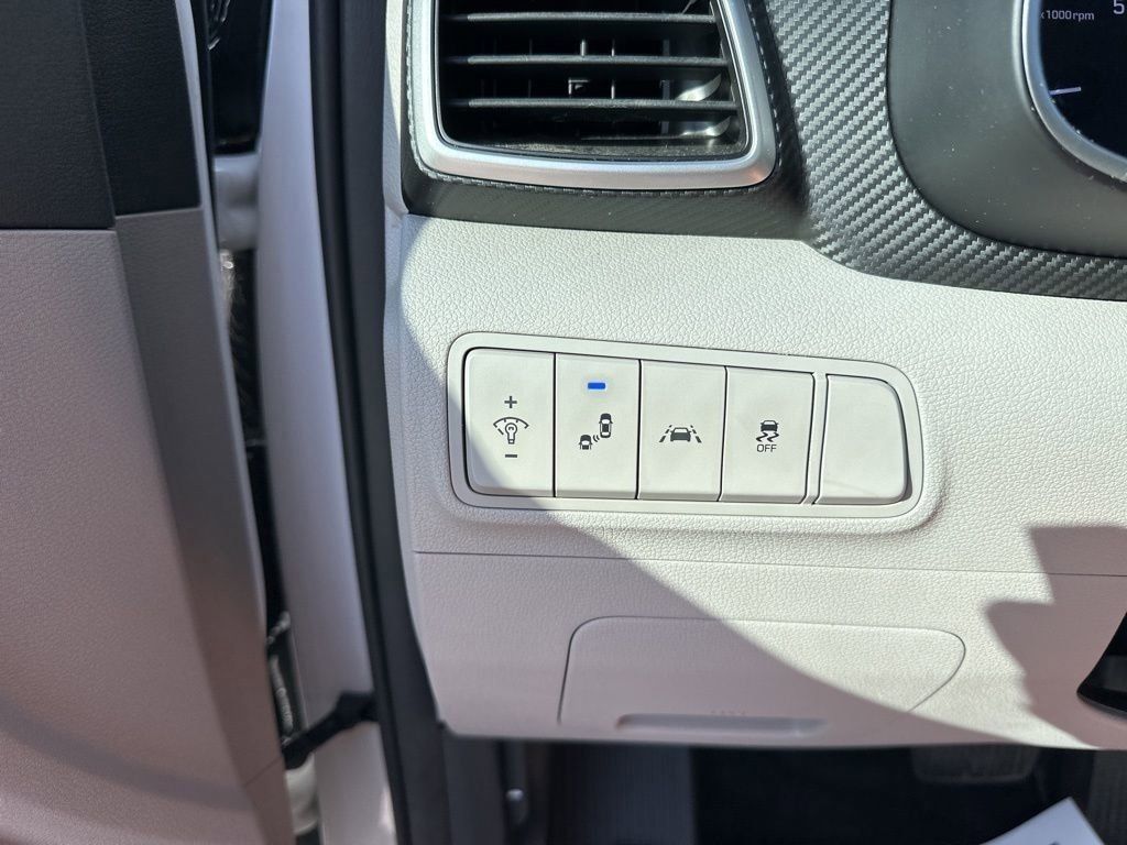 2021 White Cream Hyundai Tucson Value FWD SUV