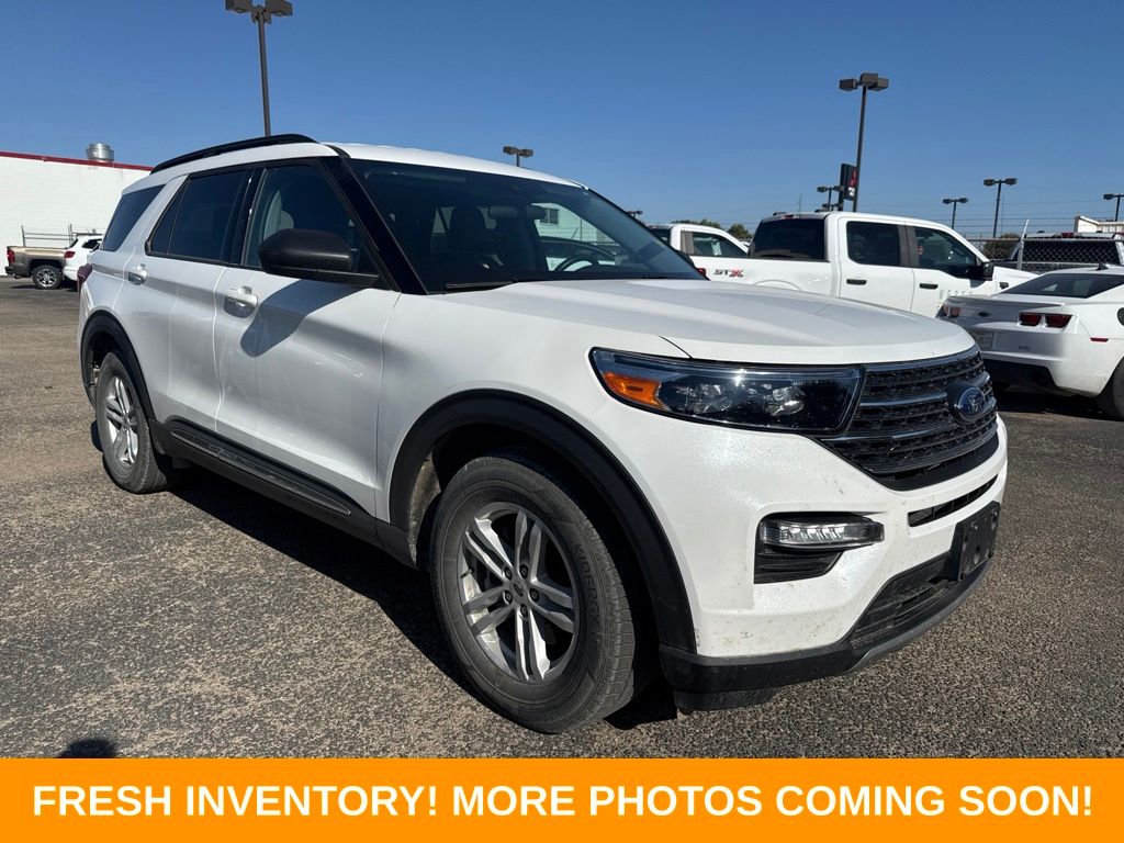 White Metallic 2024 Ford Explorer SUV / Crossover Rear-Wheel Drive Automatic