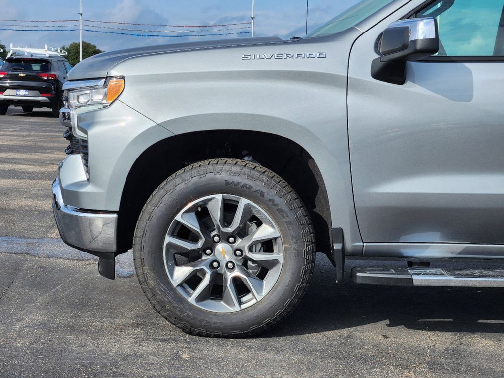 2025 Chevrolet Silverado 1500 LT 6