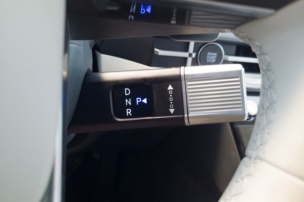 New 2027 Gray Hyundai SE image 22