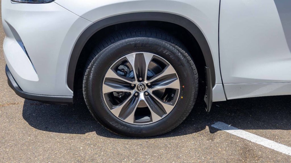 Used 2022 Toyota Highlander XLE 4D Sport Utility