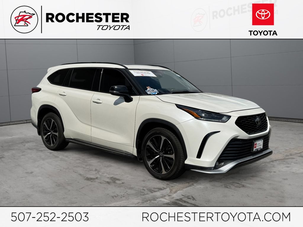 White (Blizzard Pearl) 2021 Toyota Highlander SUV / Crossover All-Wheel Drive 8-Speed Automatic