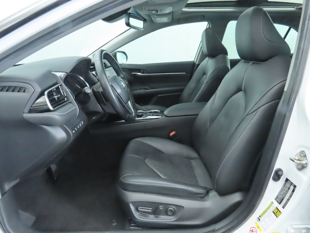 Thumbnail: 2019 Toyota Camry - 20