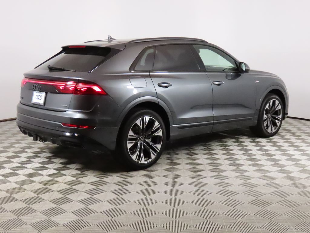Thumbnail: 2026 Audi Q8 - 5