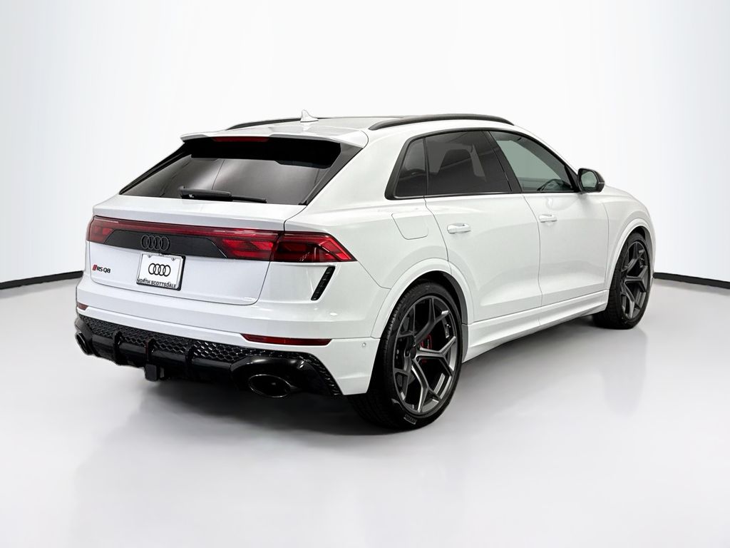 Thumbnail: 2026 Audi RS Q8 - 5