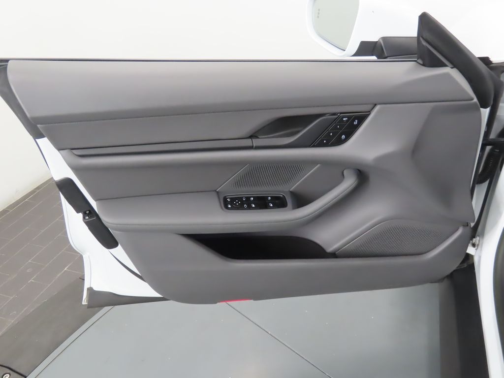 Thumbnail: 2023 Porsche Taycan - 31