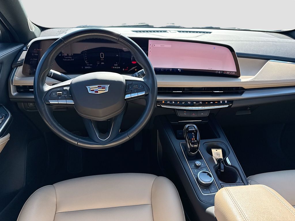 Used 2024 Silver Cadillac Luxury image 21