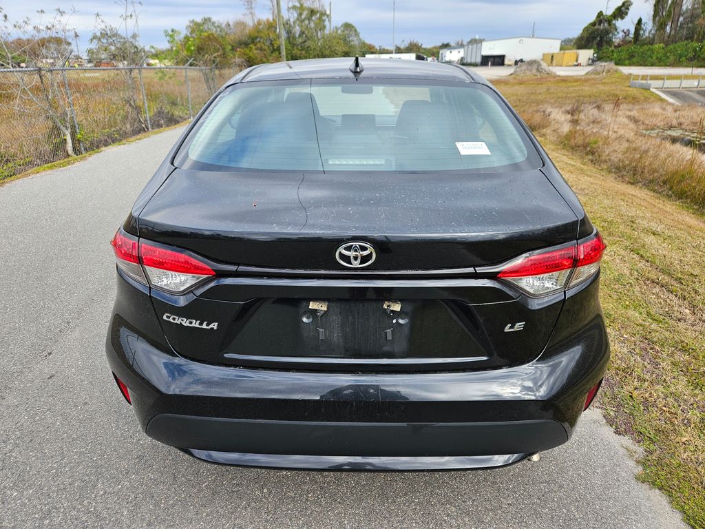 2022 Toyota Corolla LE 4