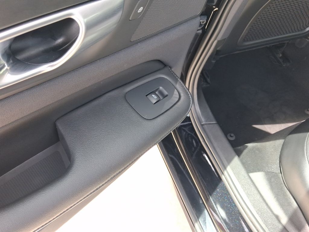 2025 Volvo S60 Core - Photo 12