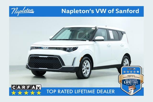 White 2025 Kia Soul SUV / Crossover Front-Wheel Drive Continuously Variable Transmission