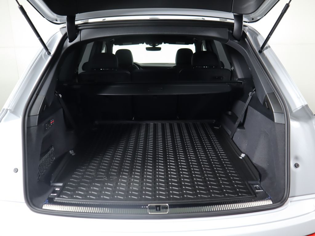 Thumbnail: 2025 Audi Q7 - 30