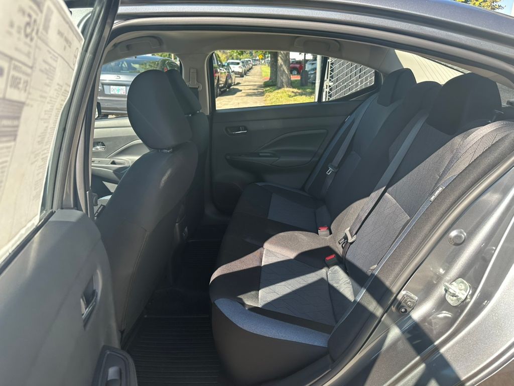 2025 Nissan Versa 1.6 SV