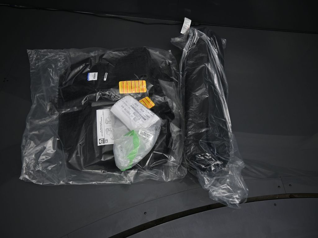 New 2026 Granite Crystal Metallic Clearcoat Jeep Rubicon image 30