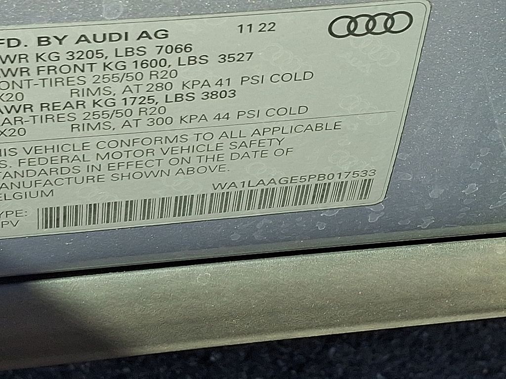 Thumbnail: 2023 Audi e-tron - 27
