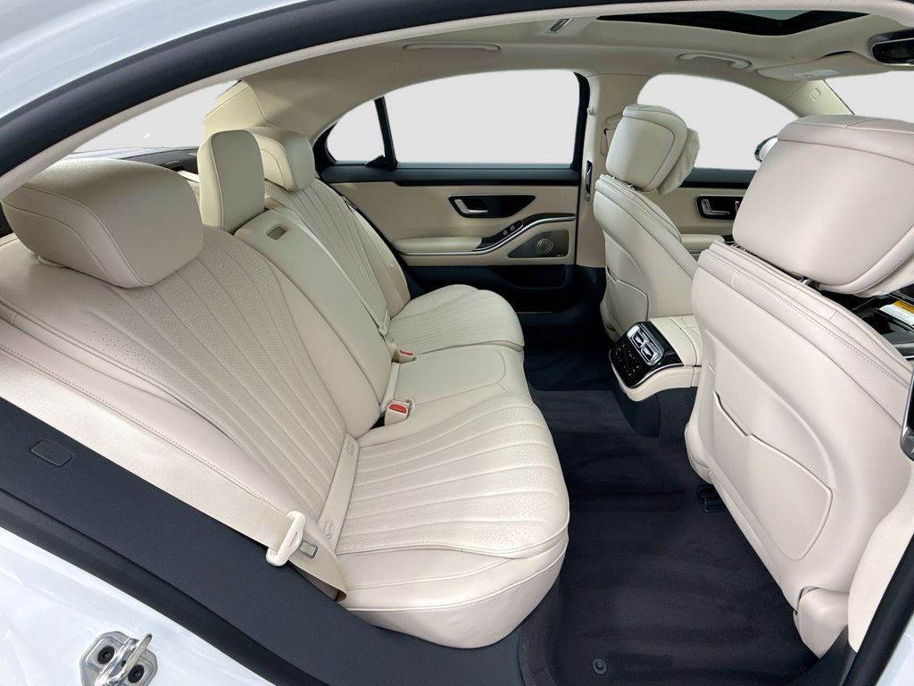 Thumbnail: 2026 Mercedes-Benz S-Class - 22