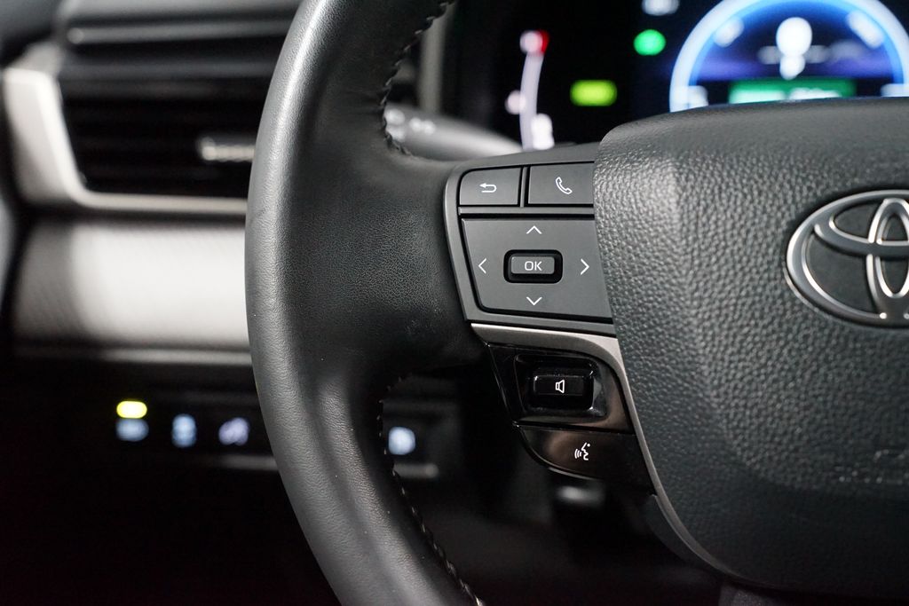 Thumbnail: 2025 Toyota Camry - 14