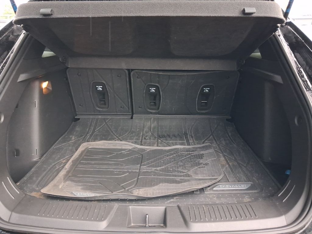 Used 2025 Chevrolet Trax SUV