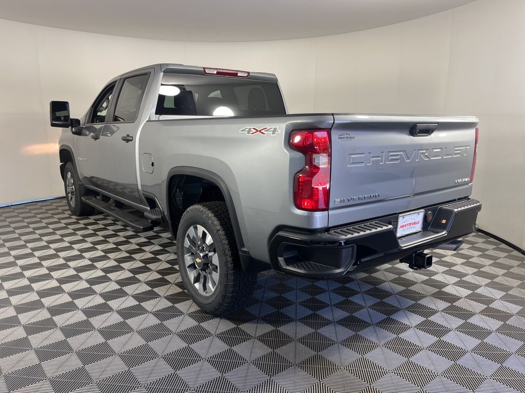 2025 Chevrolet Silverado 2500 Custom 3