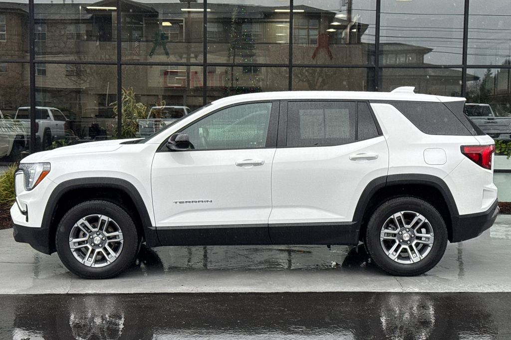 used 2025 GMC Terrain car, priced at $28,914