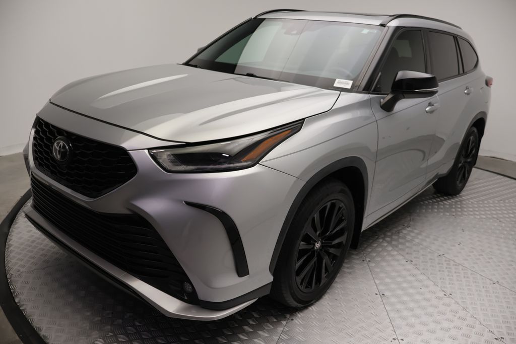 Thumbnail: 2023 Toyota Highlander - 2
