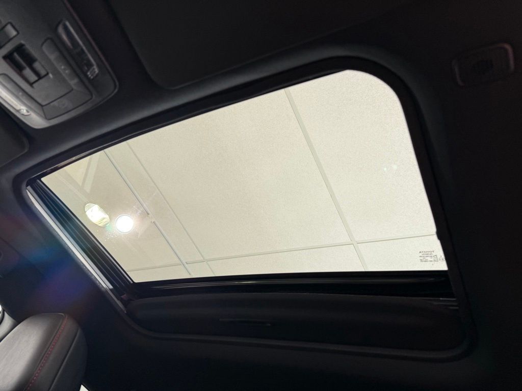 Thumbnail: 2025 Toyota Sienna - 18