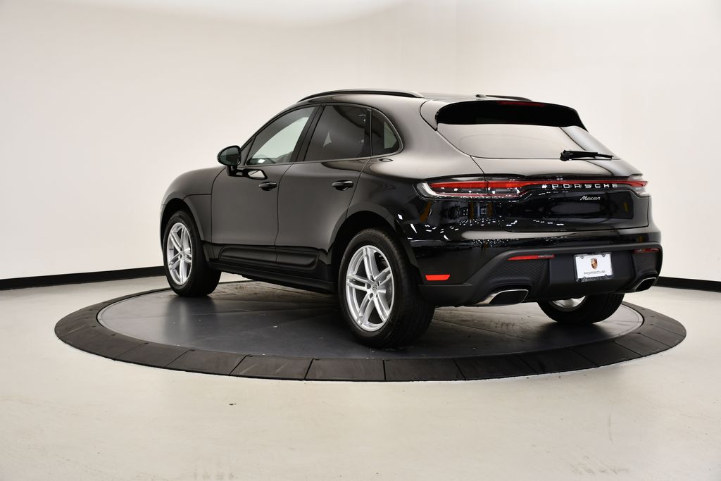 Thumbnail: 2025 Porsche Macan - 3