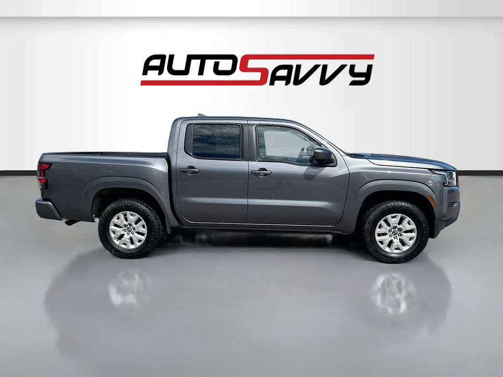Used 2022 Gray Nissan SV image 8