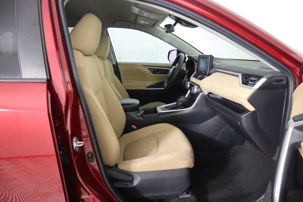 2022 Toyota RAV4 LE 20