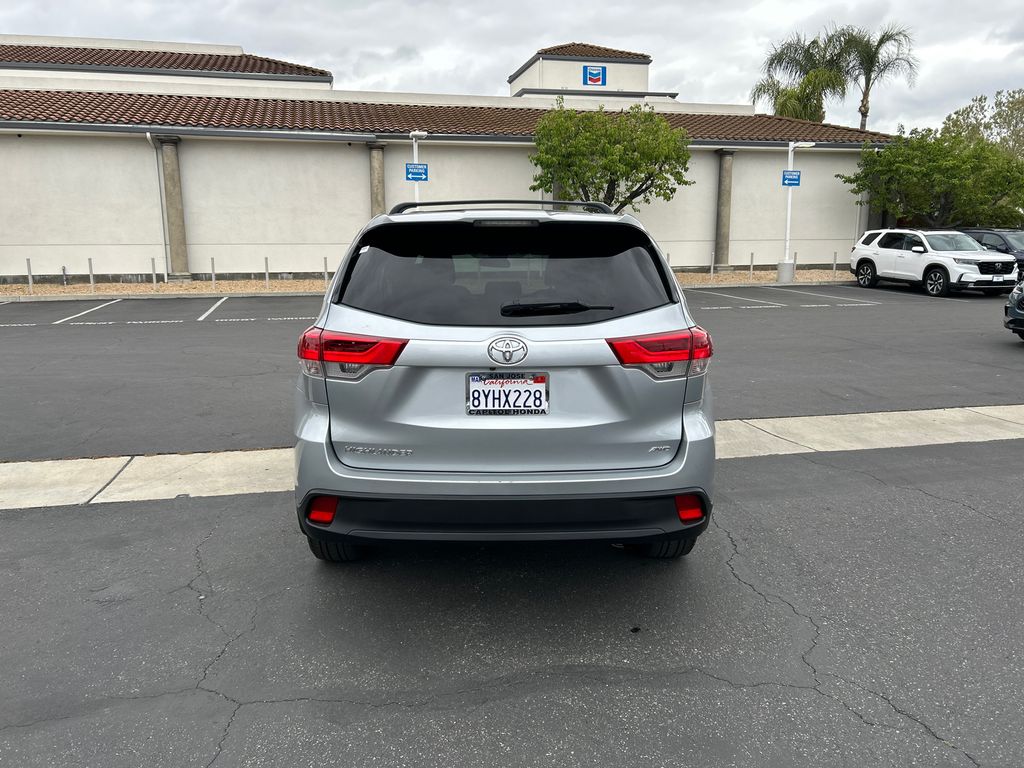 2017 Toyota Highlander LE 5