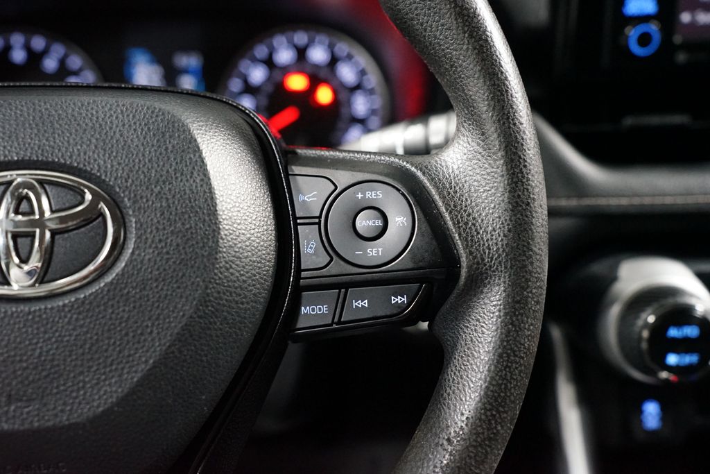 Thumbnail: 2021 Toyota RAV4 - 13