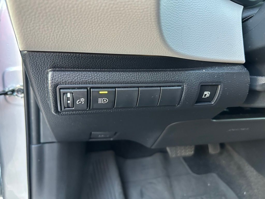 Thumbnail: 2025 Toyota Corolla - 17