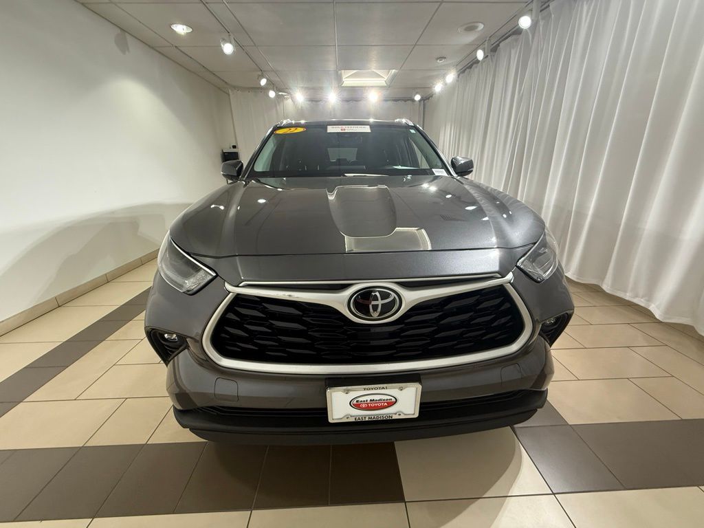 2022 Toyota Highlander XLE 9