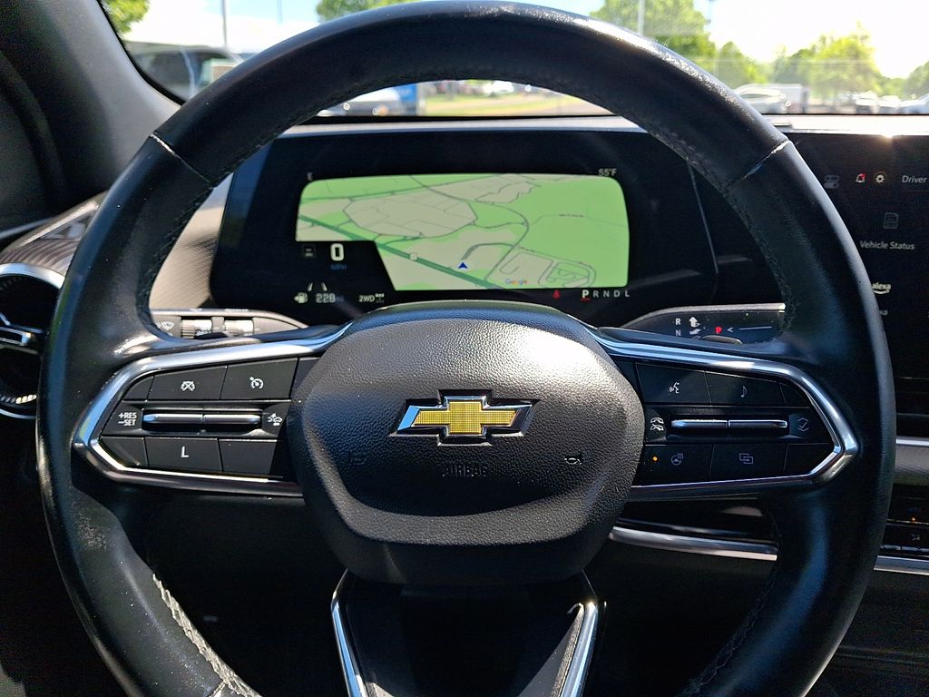 used 2025 Chevrolet Equinox car, priced at $28,394