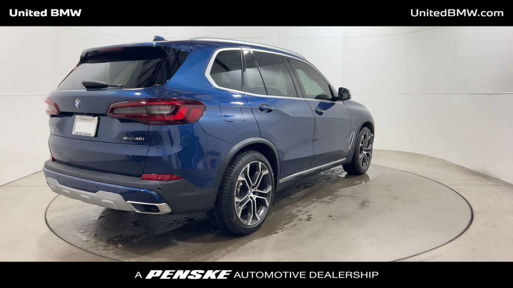 2022 BMW X5 sDrive40i 8
