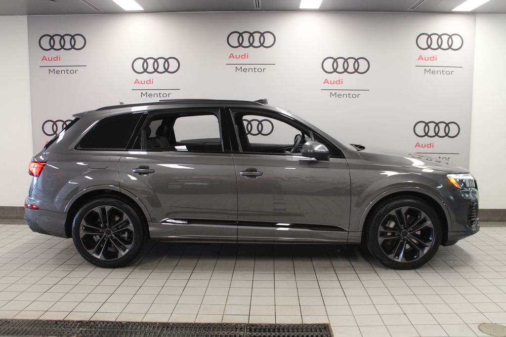 Thumbnail: 2026 Audi Q7 - 7