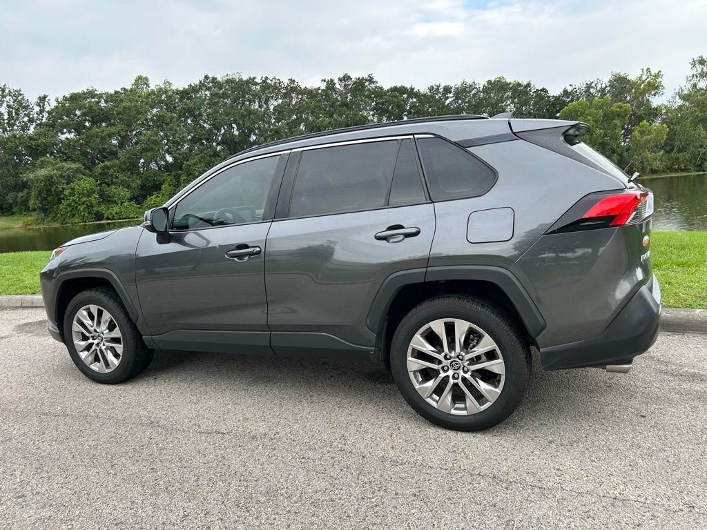 2020 Toyota RAV4 XLE Premium 3