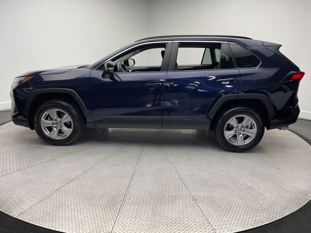 2023 Toyota RAV4 XLE 8
