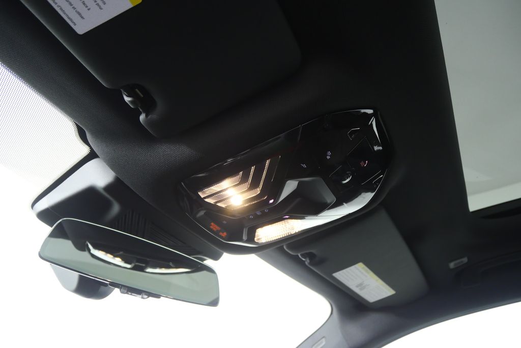 Thumbnail: 2026 BMW 5 Series - 21