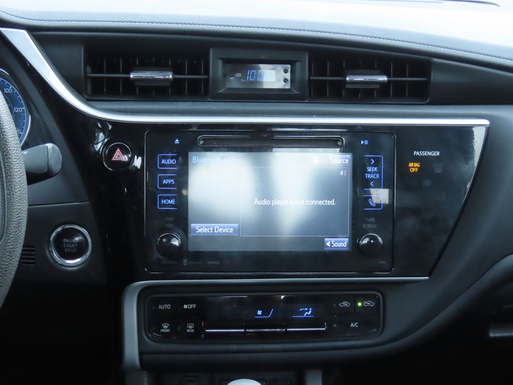 2017 Toyota Corolla XLE 8