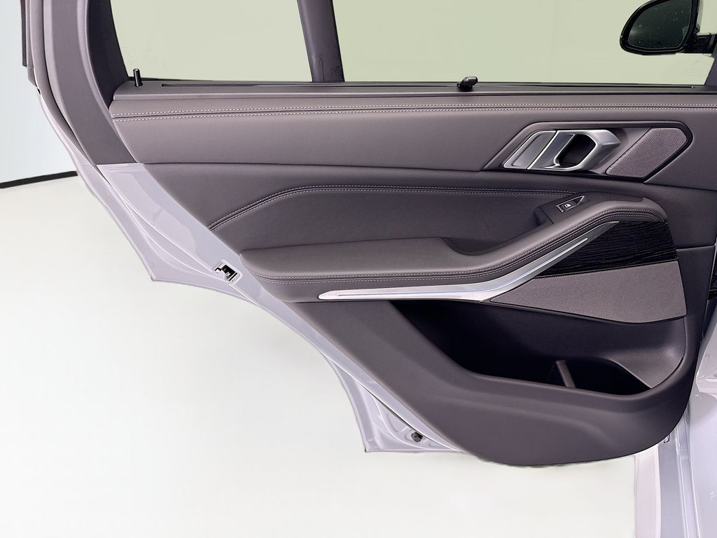 Thumbnail: 2026 BMW X5 - 25