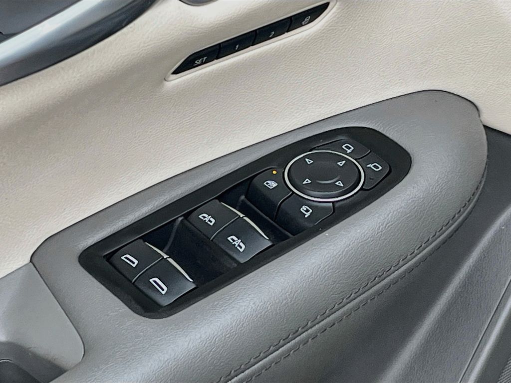 2023 Cadillac XT5 Premium Luxury Silver at North Houston Mitsubishi