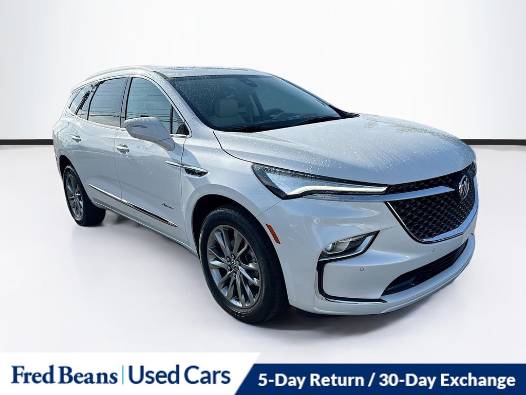 White Frost Tricoat 2024 Buick Enclave SUV / Crossover Front-Wheel Drive 9-Speed Automatic