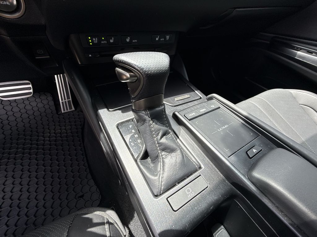 Thumbnail: 2021 Lexus ES - 20