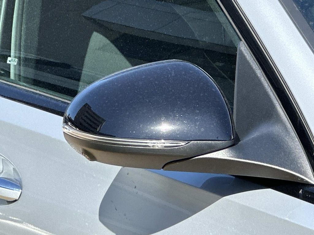 Thumbnail: 2025 Mercedes-Benz C-Class - 6