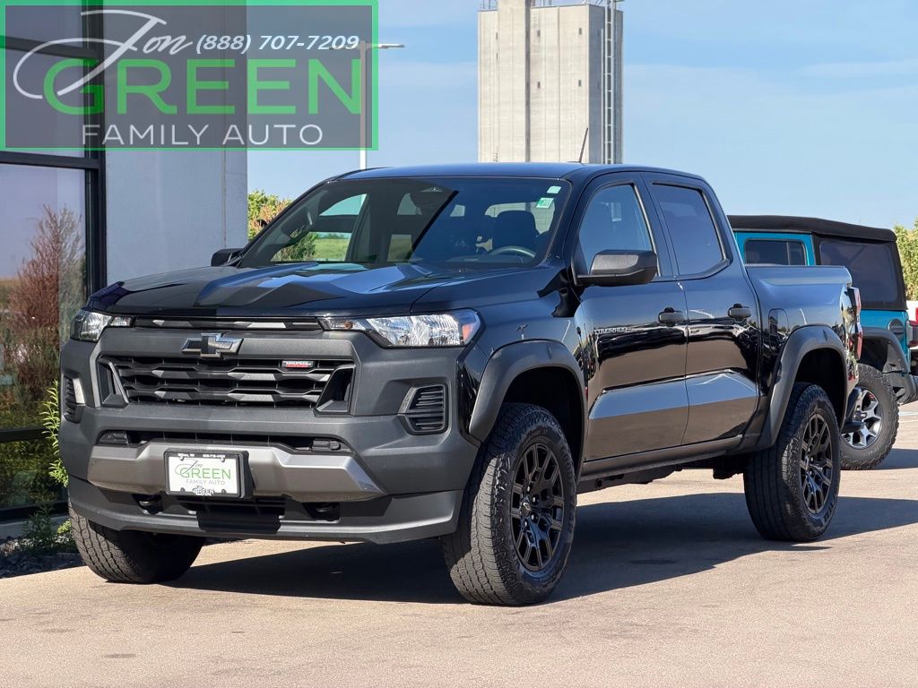 Black 2024 Chevrolet Colorado Pickup Truck Four-Wheel Drive 8-Speed Automatic